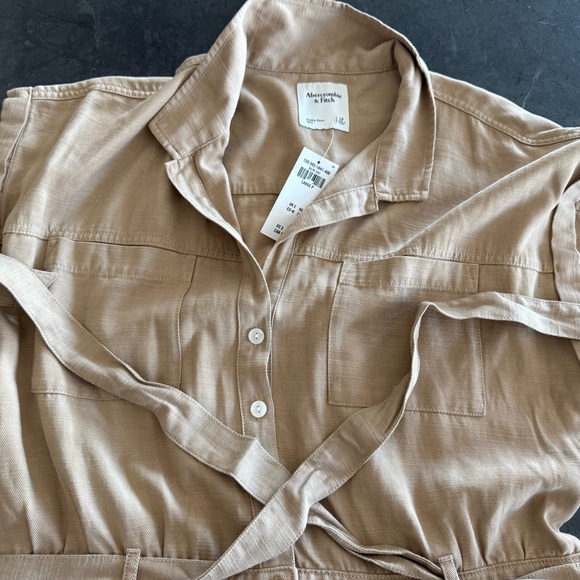 Abercrombie & Fitch Tan Short-Sleeve Jumpsuit - Picture 5 of 7